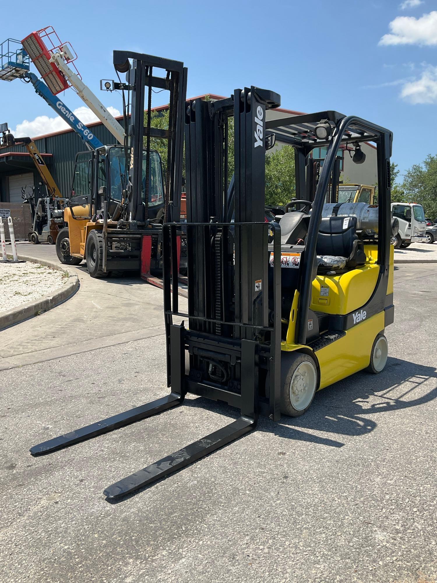 YALE FORKLIFT MODEL GLC040SVXNUSE082, LP POWERED, APPROX MAX CAPACITY 3750LBS, MAX HEIGHT 187?, T...