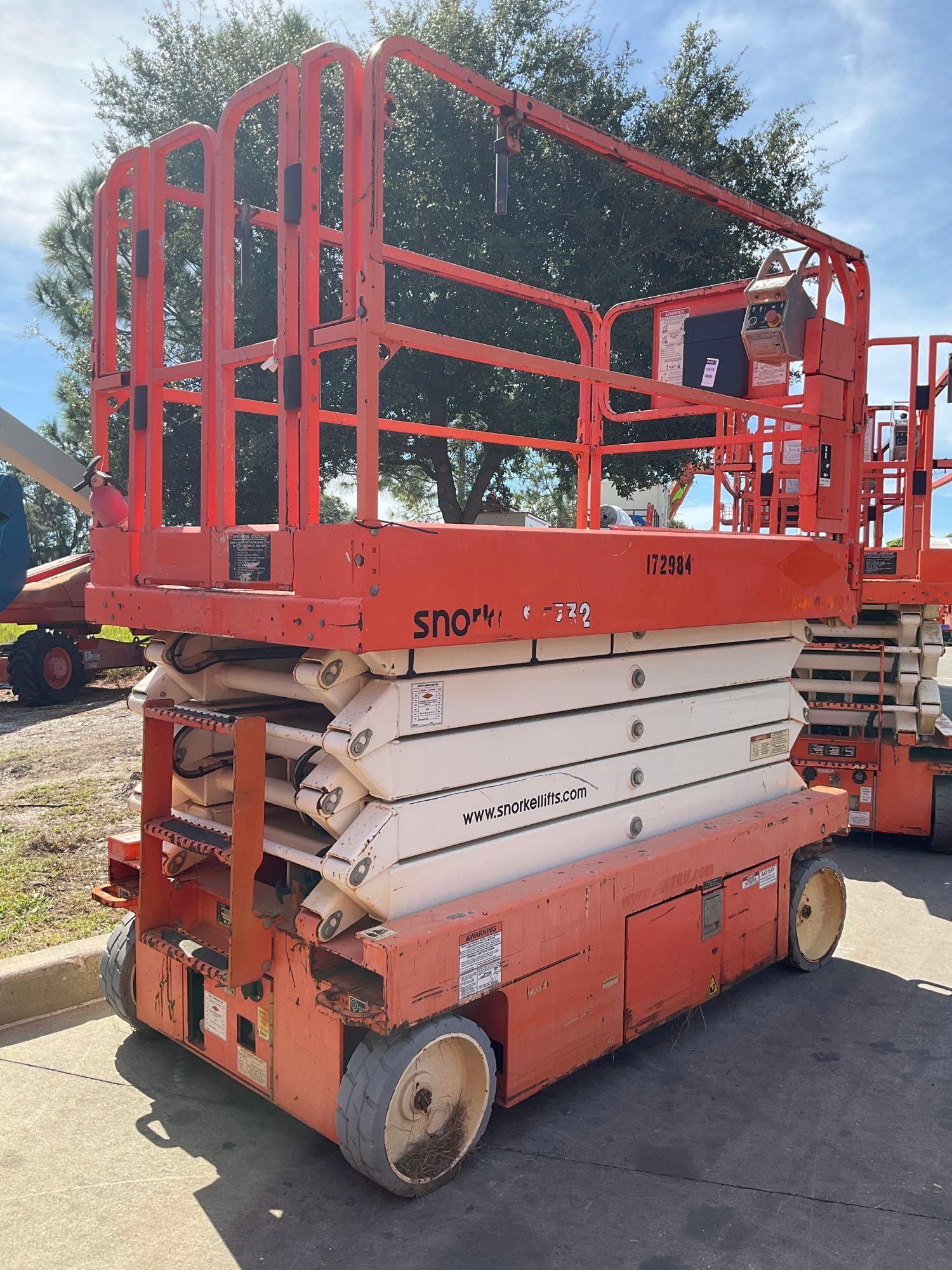 2016 SNORKEL SCISSOR LIFT MODEL S4732E ANSI, ELECTRIC, APPROX MAX PLATFORM HEIGHT, 32FT, NON MARK...