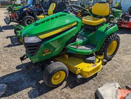 John Deere X580 Lawn Tractor