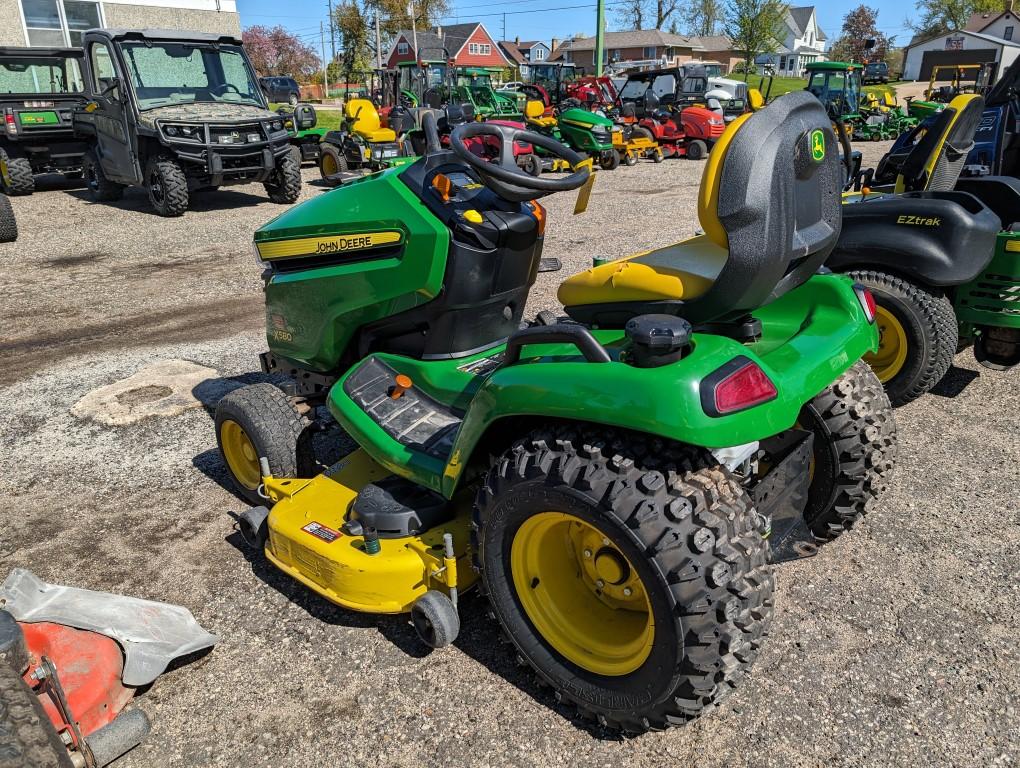 John Deere X580 Lawn Tractor