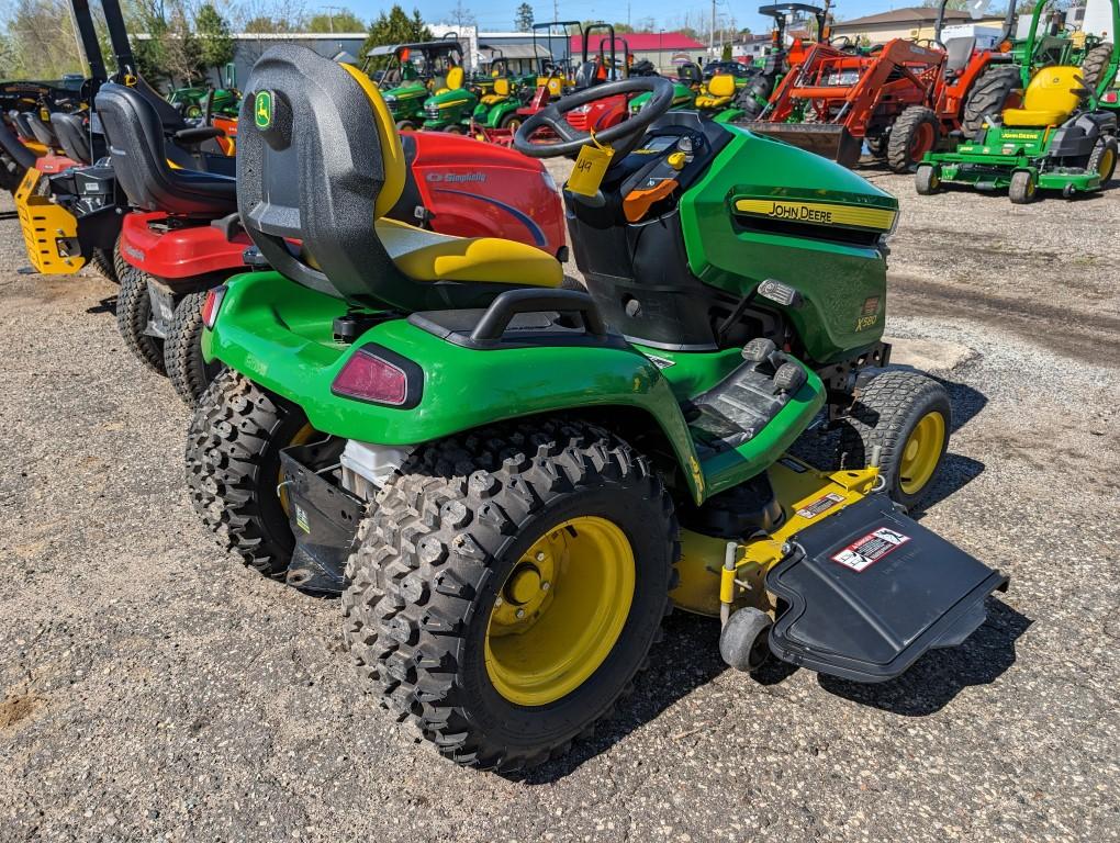 John Deere X580 Lawn Tractor