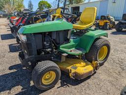 John Deere 445 Lawn Tractor