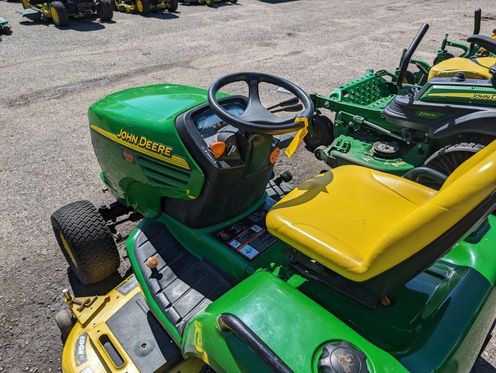 John Deere X485 Lawn Tractor