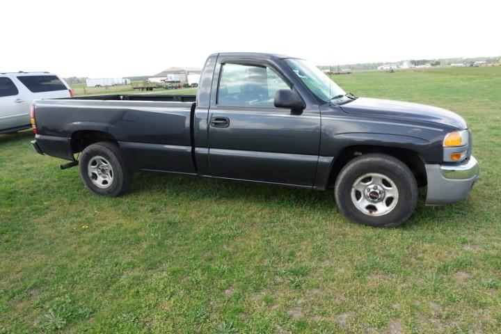 #2801 2004 GMC SIERRA 188105 MILES 4.8 L 2 WD AUTO TRANS REG CAB 8' BED AM