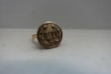 GOLD RING FD APPROX SIZE 6