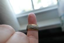 14 KET GOLD RING APPROX SIZE 5 1/2 4.2 DWT