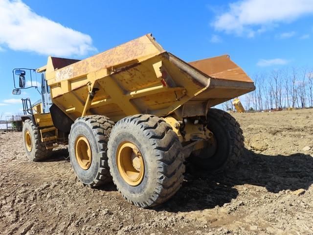 2000 JOHN DEERE Model 250C, 25 Ton Articulated End Dump, s/n BE250CT00010, powered by Mercedes 6
