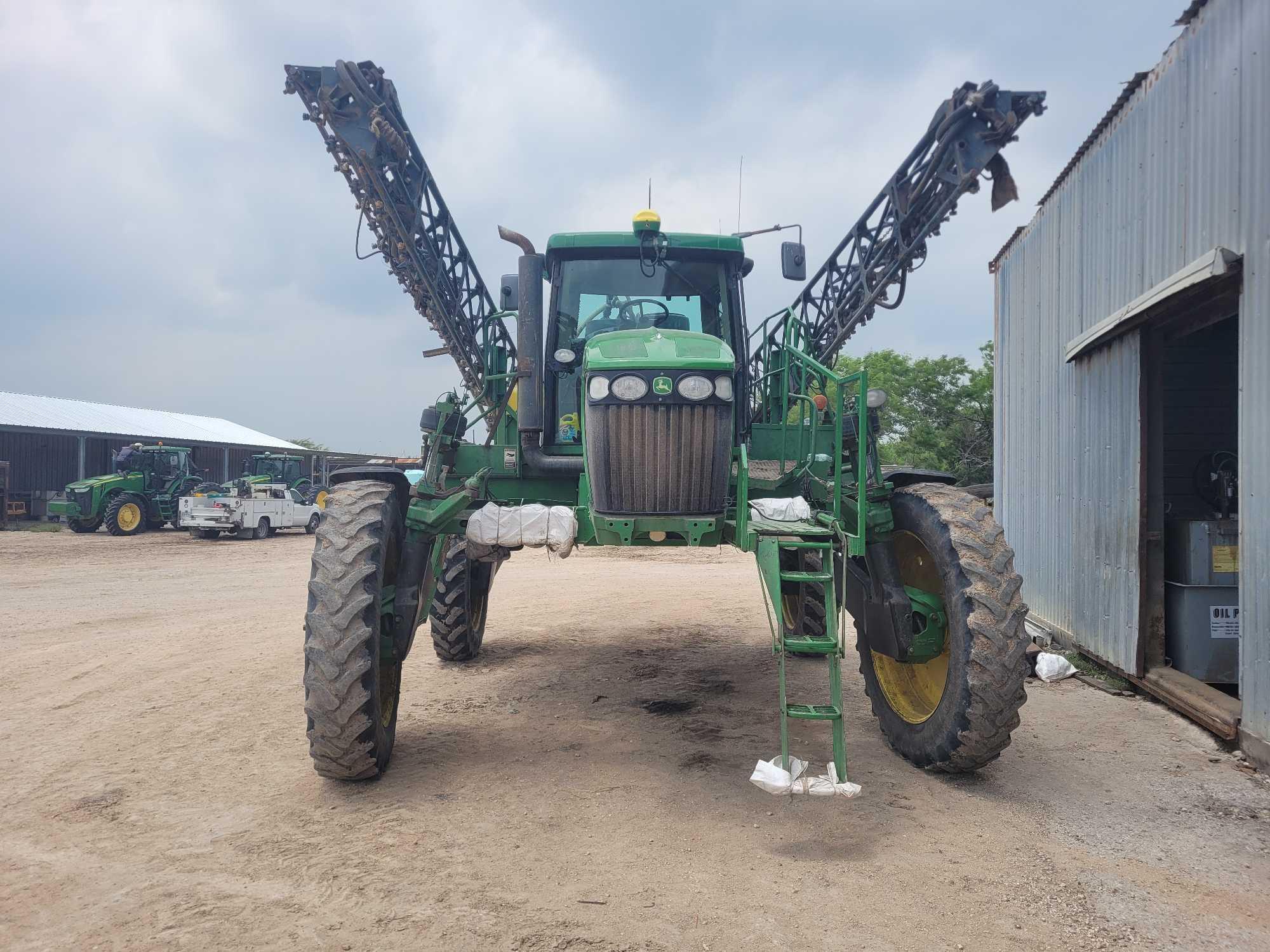 2005 John Deere 4720 4WD Self-Propelled Sprayer