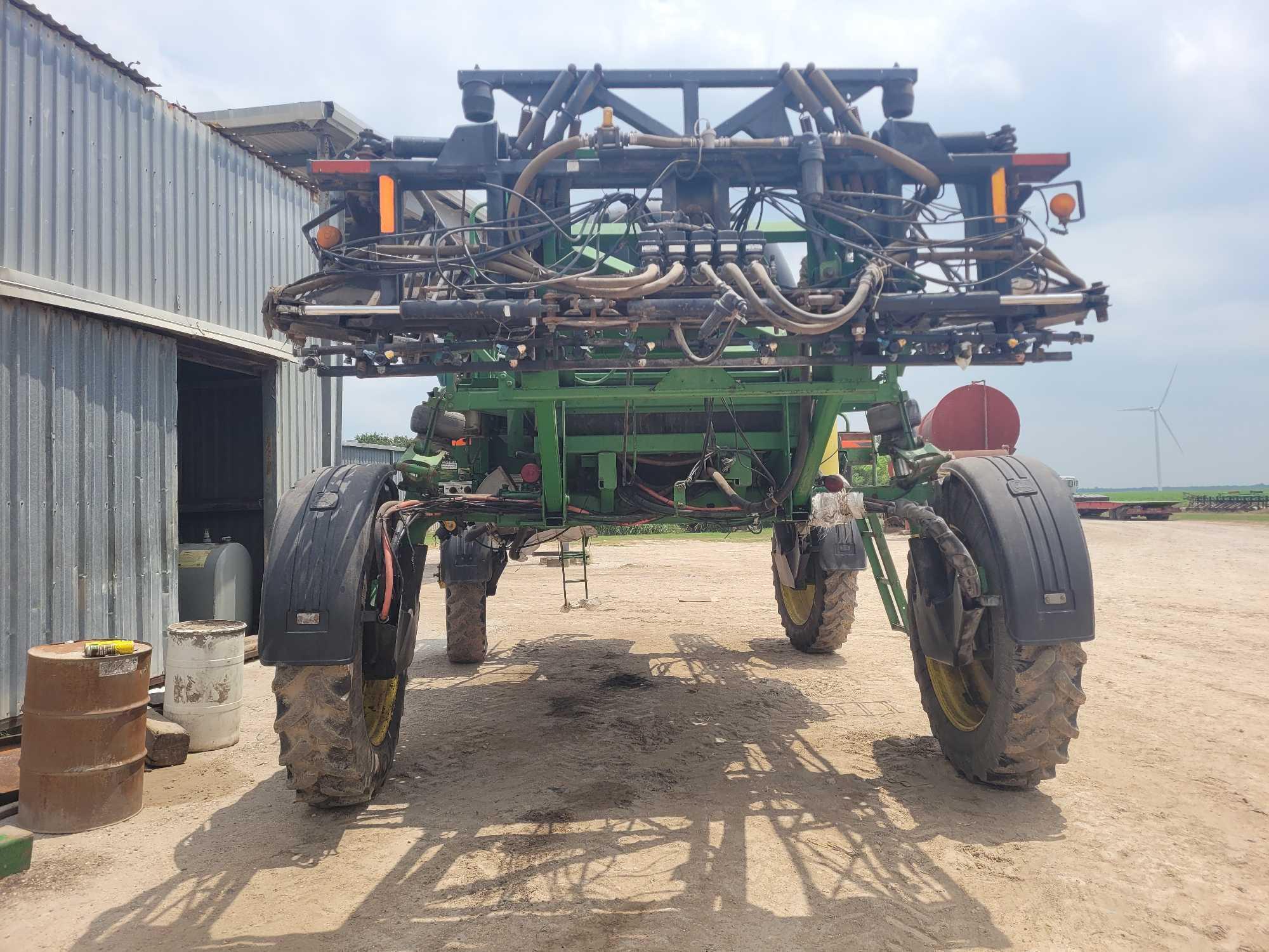 2005 John Deere 4720 4WD Self-Propelled Sprayer