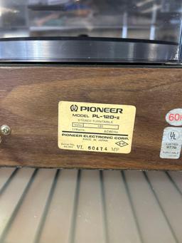 Quality Pioneer turntable PL 120 II