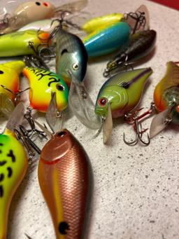 approximately 15 brand new fishing lures head