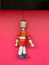 Little orphan, Annie Harold Gray wooden Christmas tree ornament 5 inch