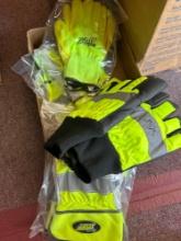 new pairs of gloves construction / insulated