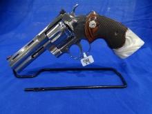 COLT .357 MAGNUM REVOLVER 6 SHOT MOD: PYTHON .357 S/N: PY250073