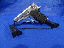SMITH & WESSON 9MM PARABELLUM AUTO MOD: 669 S/N: TAW3975