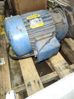 5 HP 230-460V 3PH centrifugal pump.