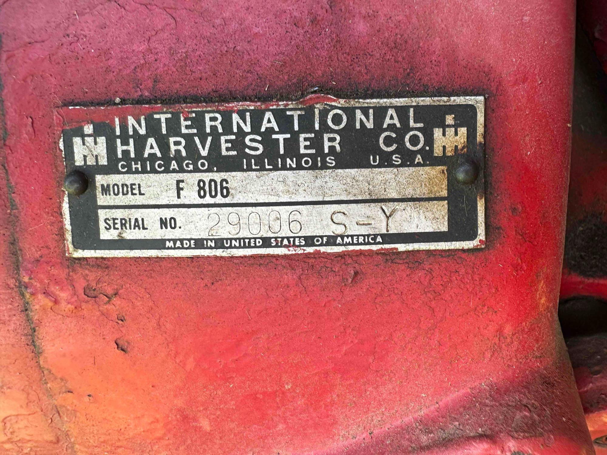 IH Farmall 806 Diesel Tractor w/cab.