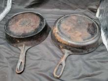 Wagner 7C, 8 unmarked cast iron skillets