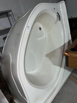 Large fiberglass tub