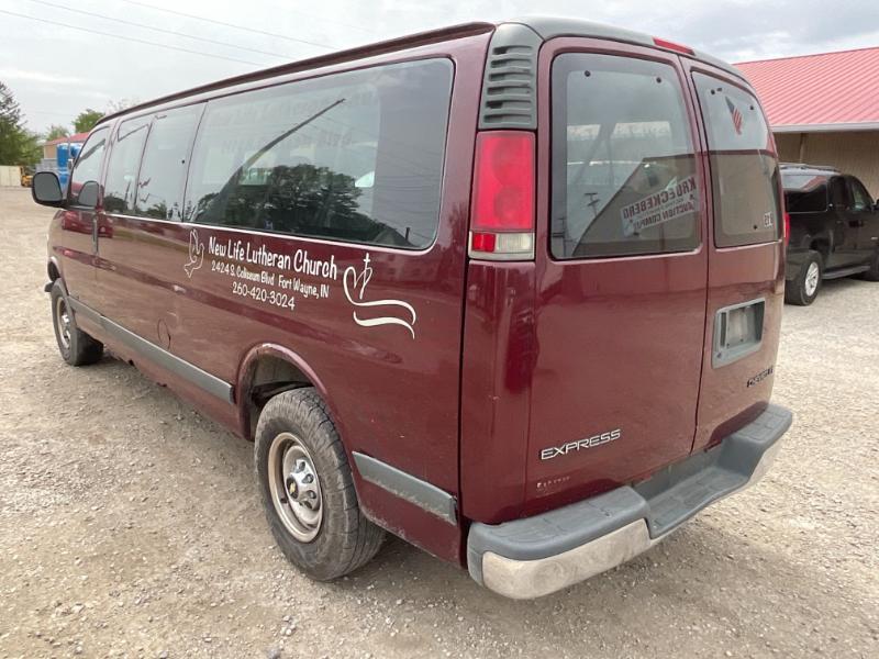 2002 Chevrolet Express 3500 Passenger Van