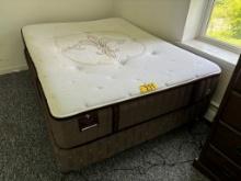 STEARN & FOSTER LUX ESTATE FULL SIZE MATTRESS & BED FRAME