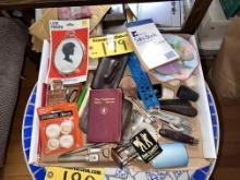 COLLECTIBLE LOT: WOOD CARVINGS, PLATE EASELS, POCKET & HUNTING KNIVES, MINI HARMONICA