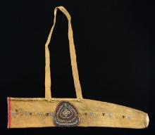 GOOD NORTHEAST INDIAN BUFFALO HIDE ARROW QUIVER.