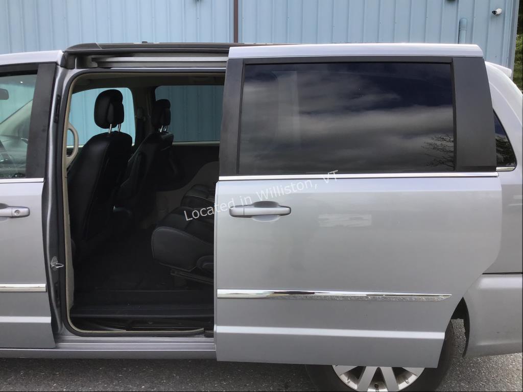 2015 Chrysler Town and Country Touring V6, 3.6L