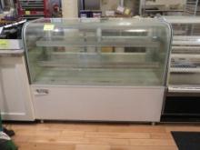 Avantco Curved Glass Refrigerated Display Unit
